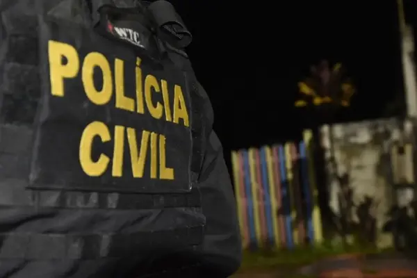 Criança de 9 anos era estuprada diariamente pelo pai, avô e tio; eles foram presos
