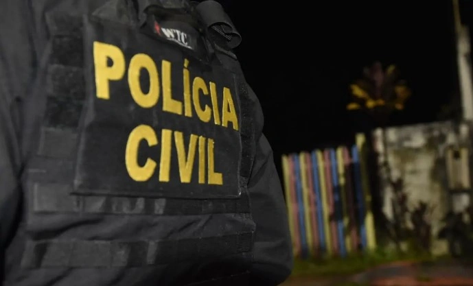 Criança de 9 anos era estuprada diariamente pelo pai, avô e tio; eles foram presos