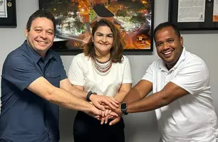 Evandro Hidd à esquerda, Raissa protetora no meio e Enzo Samuel à direita (Foto: Divulgação/PDT)