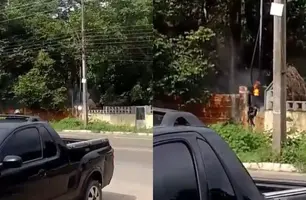 Fiação de poste entra em curto e pega fogo em avenida de Teresina (Foto: Reprodução)