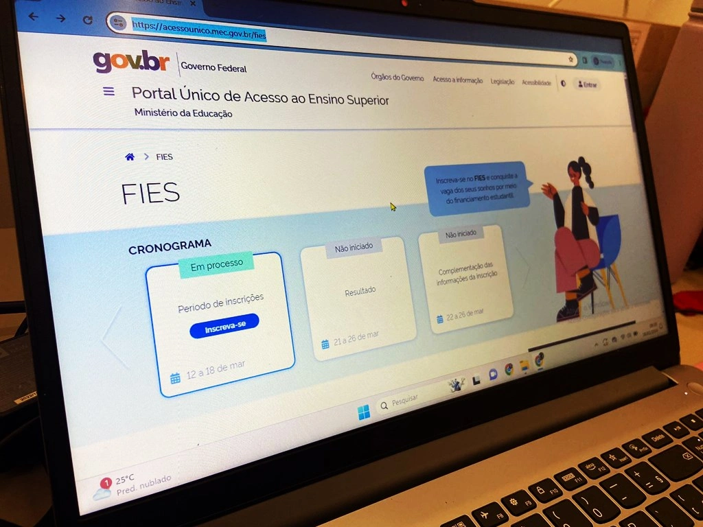 Fundo de Financiamento ao Estudante do Ensino Superior  (FIES)