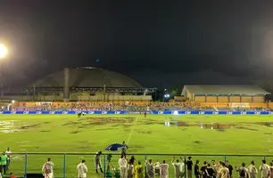 Jogo da Copa do Brasil é adiado devido a péssima condição do gramado em Teresina (Foto: Pedro Melo/FM Universitária)