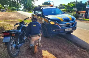 Motocicleta roubada em Demerval Lobão é recuperada pela PRF em Altos (Foto: Reprodução)
