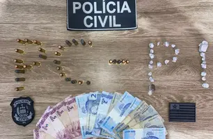 Polícia apreende drogas e arma de fogo durante mandado de busca em Luís Correia (Foto: Reprodução)