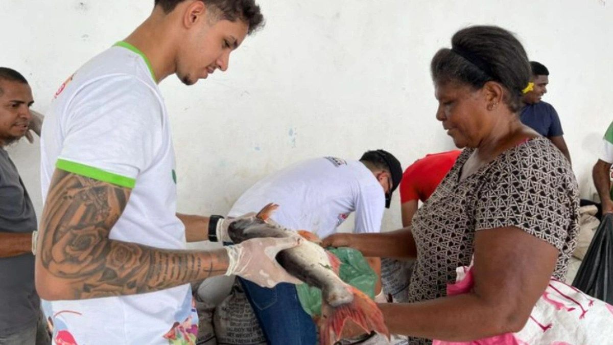 Prefeitura de Santa Rosa do Piauí distribui peixes em ação de solidariedade