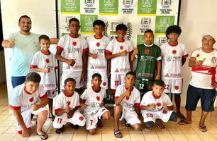 Prefeitura de Santa Rosa do Piauí entrega uniformes para times de futebol local (Foto: Reprodução/Instagram)