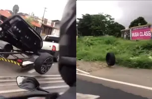 Reboque de transporte de jet-ski perde pneu ao passar sobre linha férrea em Teresina (Foto: Reprodução)
