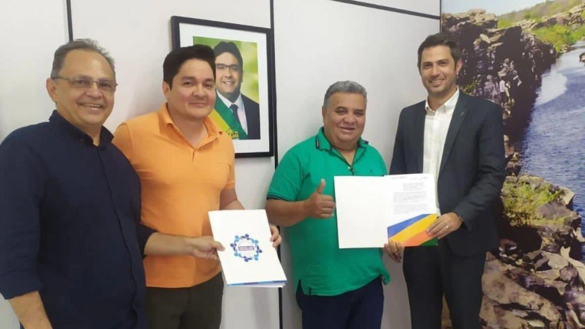Regeneração: prefeito fecha parceria com Piauí Fomento para desenvolvimento local