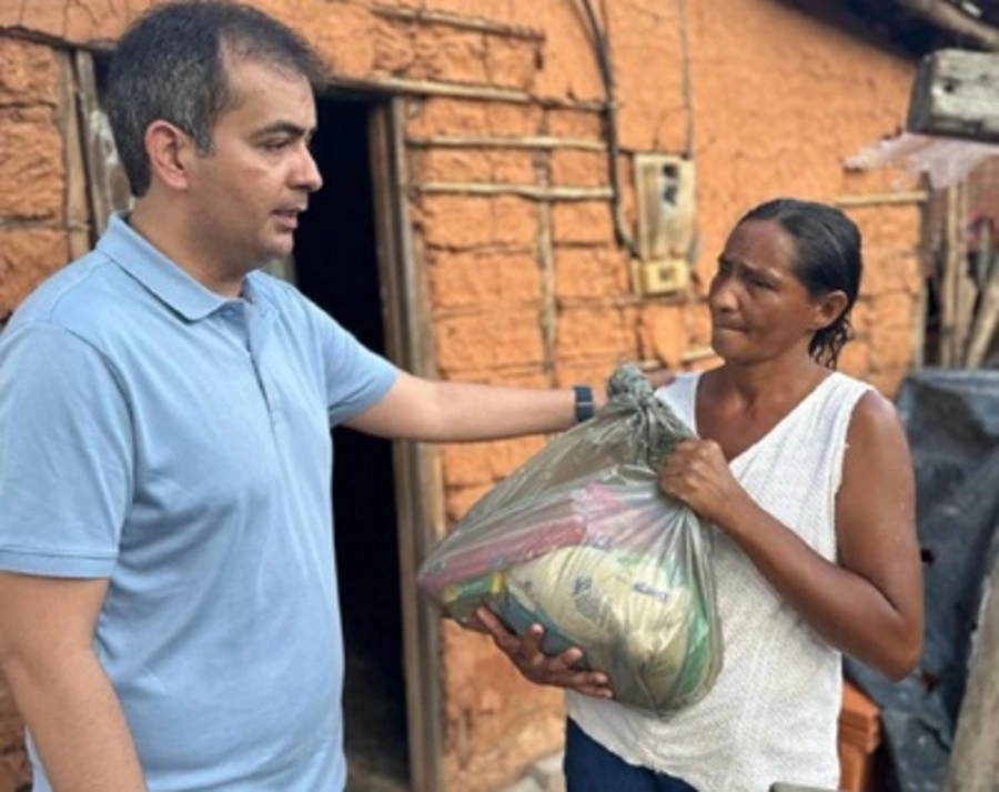 Soliney Filho faz ação social com entrega de cestas básicas e peixes em Timon