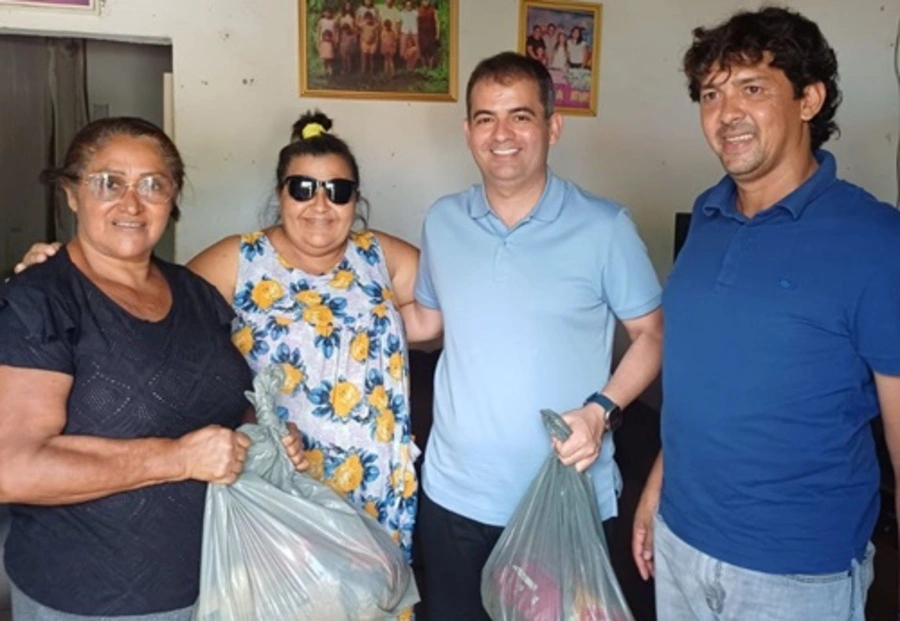 Soliney Filho faz ação social com entrega de cestas básicas e peixes em Timon