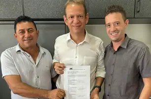 Vice-prefeito de Wall Ferraz no meio e prefeito Maia à direita (Foto: Reprodução/Redes Sociais)