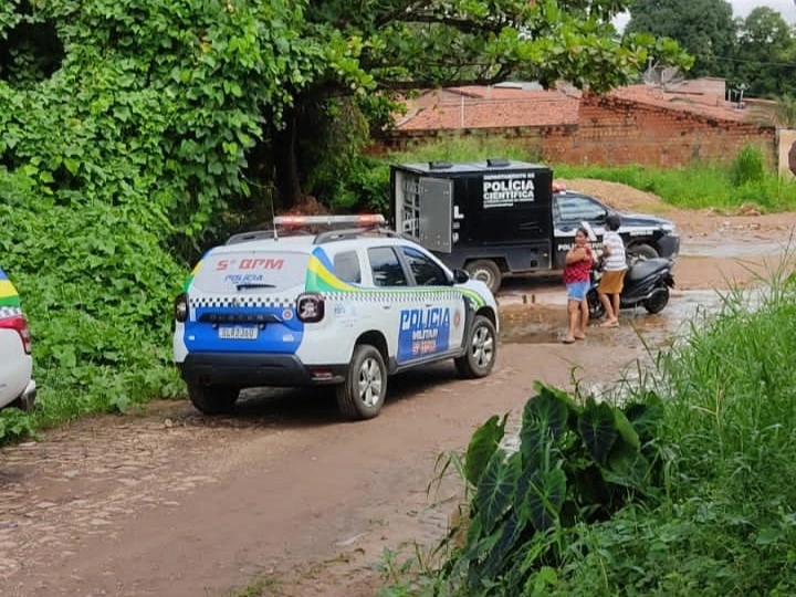 Corpo de homem é encontrado em bueiro na zona Leste de Teresina