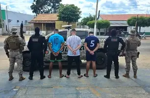 Dois homens foram presos um menor foi apreendido (Foto: Reprodução)