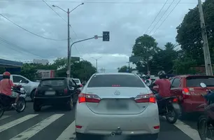 Engarrafamento na avenida Presidente Kennedy (Foto: Eduardo Amorim / Conecta Piauí)