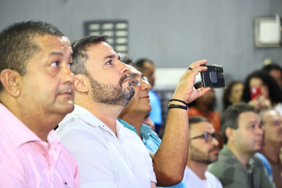 Fábio Novo trata do plano de governo com moradores da zona Sudeste de Teresina