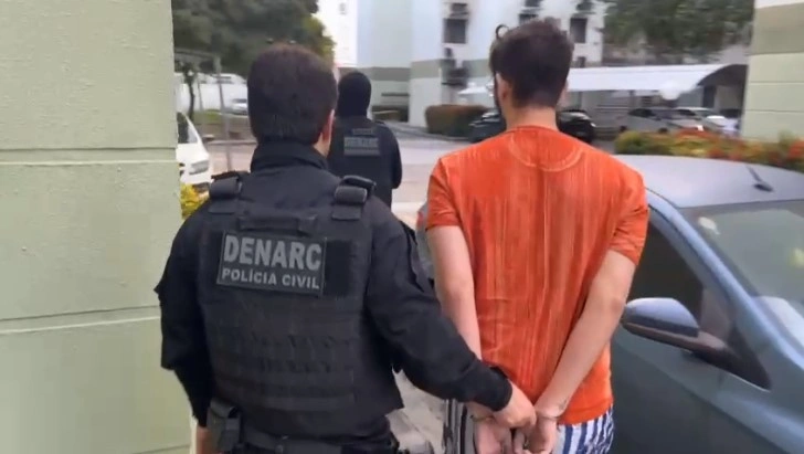 Filhos de ex-deputado são presos em operação contra drogas; médica e DJ fugiram