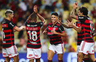 Flamengo vence São Paulo e assume a liderança isolada do Campeonato Brasileiro (Foto: Reprodução/Gilvan de Souza/CRF)