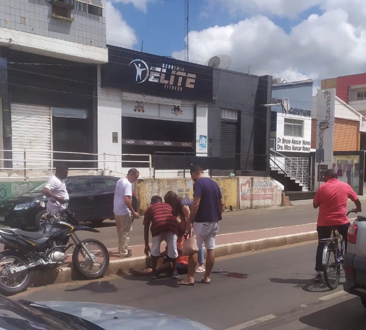 Motociclista morre após colidir contra cachorro e bater cabeça em avenida de Picos