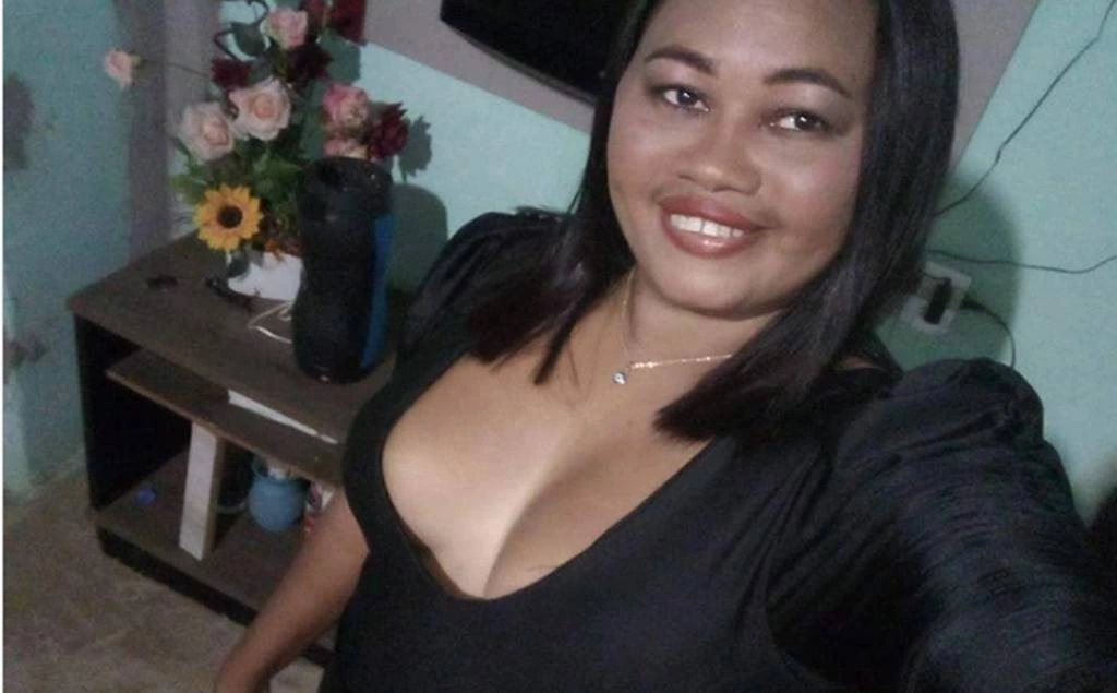 Mulher é morta a facadas