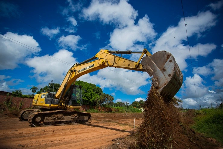 Prefeitura de Timon avança com obras asfálticas na Avenida Coheb