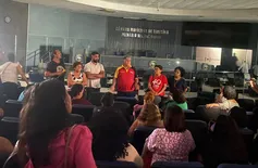 Professores de Teresina continuam greve após veto no reajuste de 20% de Dr. Pessoa