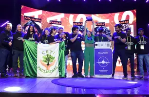 Rafael premia 50 estudantes com viagem internacional e anuncia 300 intercambistas (Foto: Divulgação)