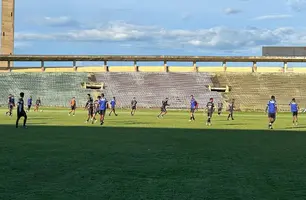 River-PI realiza treino com elenco para estreia na Série D (Foto: Pedro Melo)