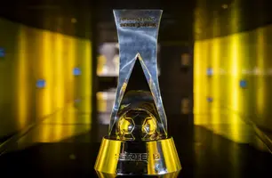 Troféu da Série B 2023 (Foto: Reprodução/Joilson Marconne/CBF)