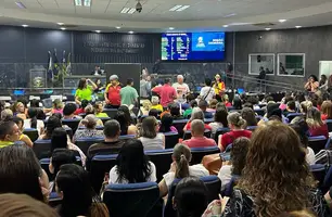 Votação ao reajuste de 20% dos professores (Foto: Naiane Feitosa/ Conecta Piauí)