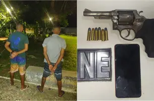 Adolescente apreendido, rapaz que o acompanhava e arma apreendida pela polícia (Foto: Reprodução)