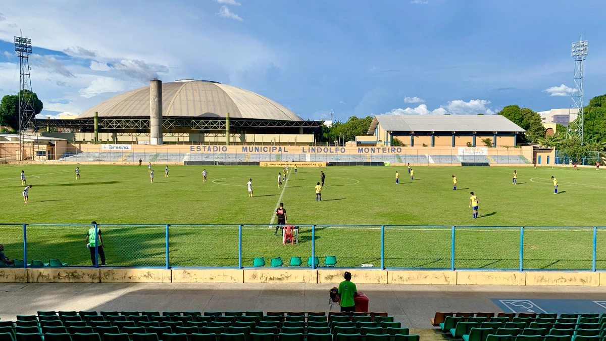 Copa Batom inicia nesta terça com nove times e premiação de R$10 mil