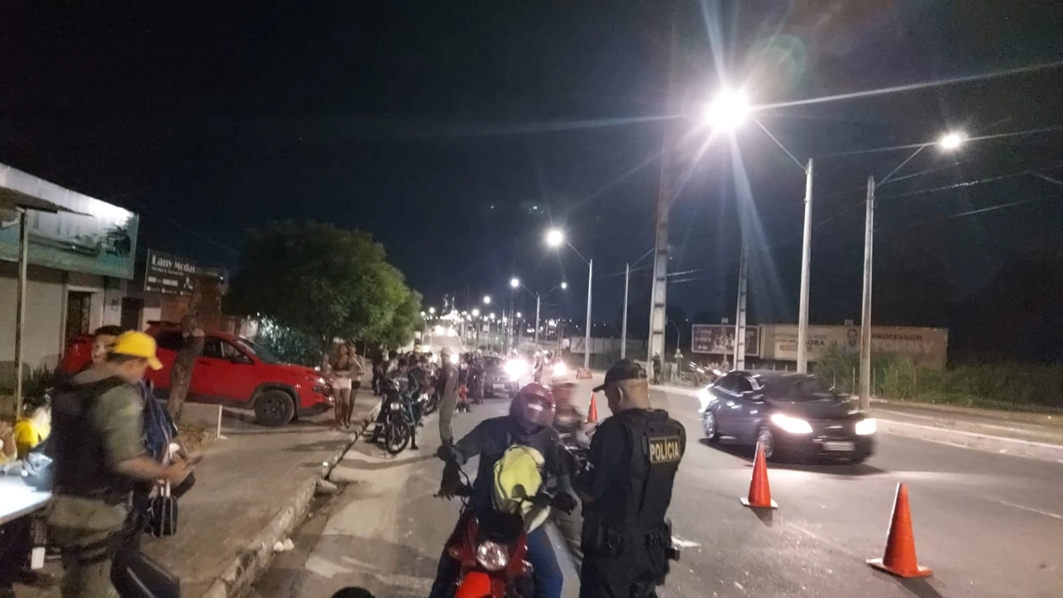 Dez são conduzidos e um é preso com documento falso durante blitzen em Teresina