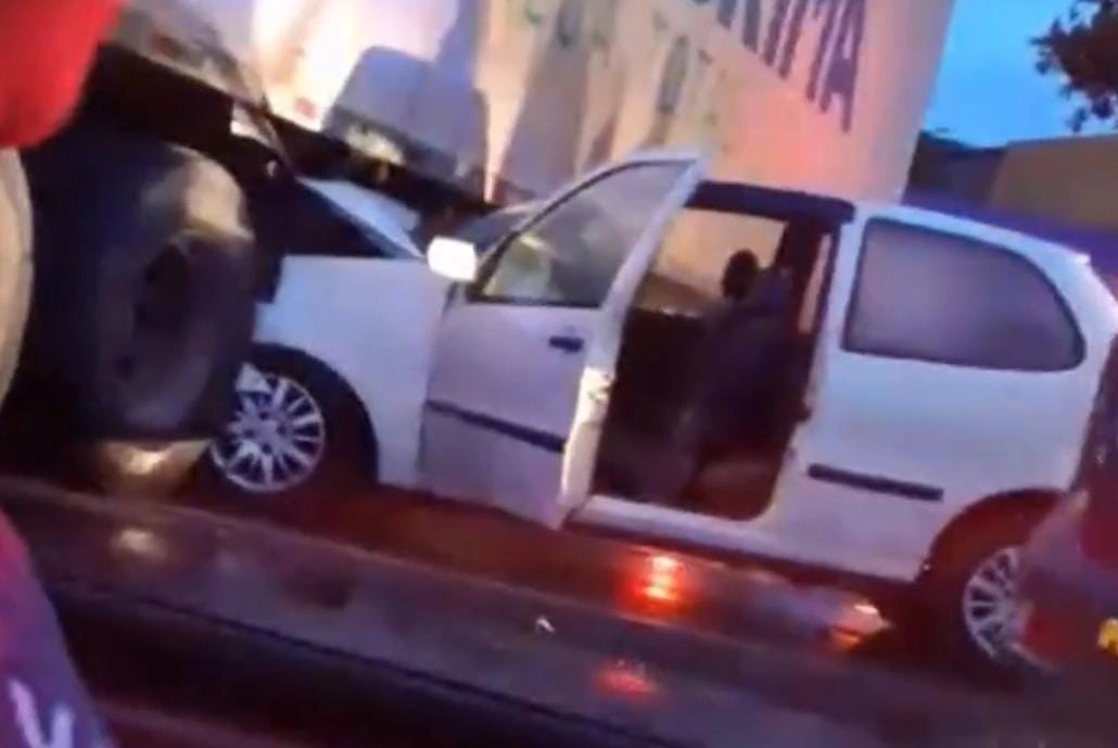 Dois motoristas alcoolizados causam acidente entre caminhão e carro em Parnaíba