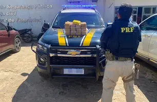 Droga encontrada dentro do tanque de combustível (Foto: Reprodução)