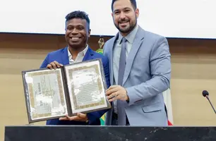 Edílson Capetinha, ex-Corinthians, recebe título de cidadão piauiense (Foto: Reprodução)