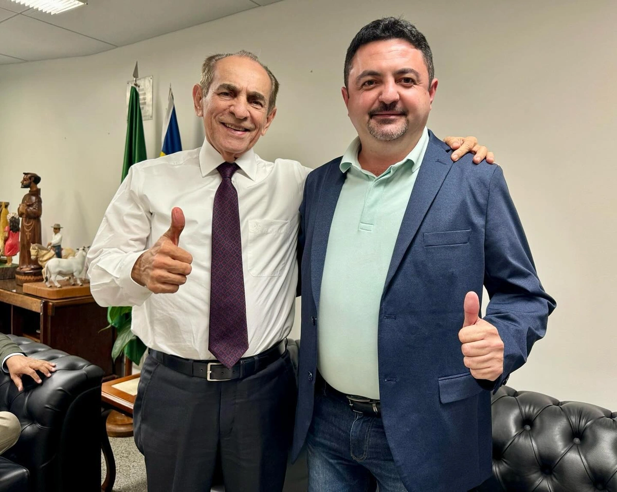 Em Brasília, senador Marcelo Castro reforça apoio ao prefeito de Santa Cruz do PI