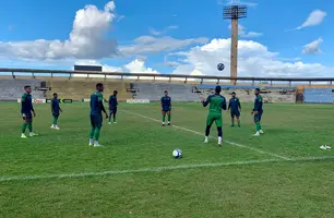 Flávio Araújo foca em finalizações durante treinos para enfrentar o River-PI (Foto: Pedro Melo/Conecta Piauí)