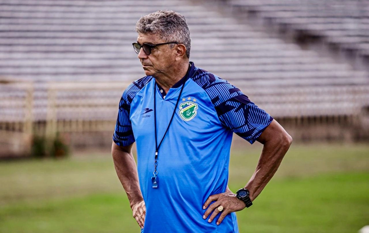Flávio Araújo técnico do Altos-PI