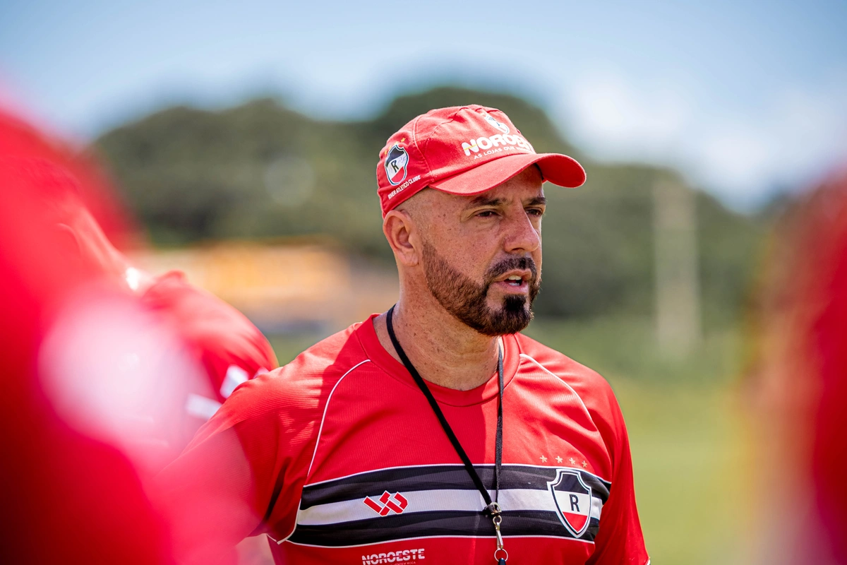 Gaspar realiza primeiro treino com o elenco do River-PI para o jogo contra o MAC