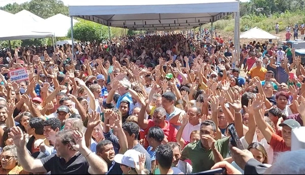 Matões em festa recebe ministro Juscelino Filho para asfaltamento da estrada da Santa Luzia