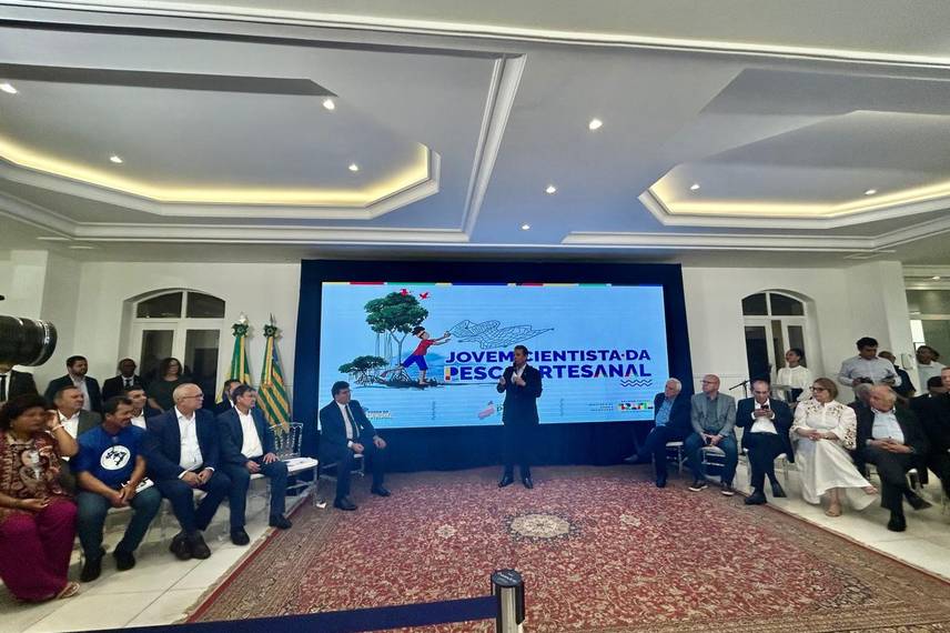 Ministro André de Paula e Rafael Fonteles lançam Jovem Cientista da Pesca