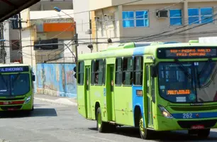 Motoristas e cobradores de ônibus ameaçam greve para próxima semana em Teresina (Foto: Reprodução/Facebook)