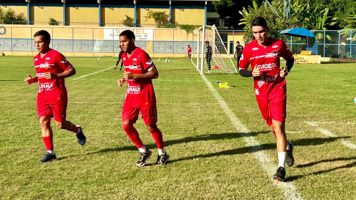 Novo reforço, Denner, à direita