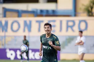 O atacante deu o passe para o primeiro gol e marcou o segundo na vitória de 3x0 (Foto: Samuel Pereira A.A Altos)