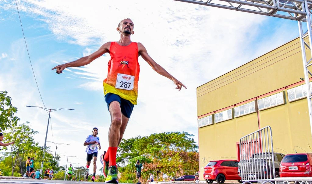 O atleta terá a oportunidade, caso atinja o tempo necessário, de ser convocado para a Taça Brasil De Atletismo