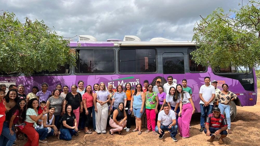 Ônibus Lilás leva serviços e informações ao município de Pedro Laurentino