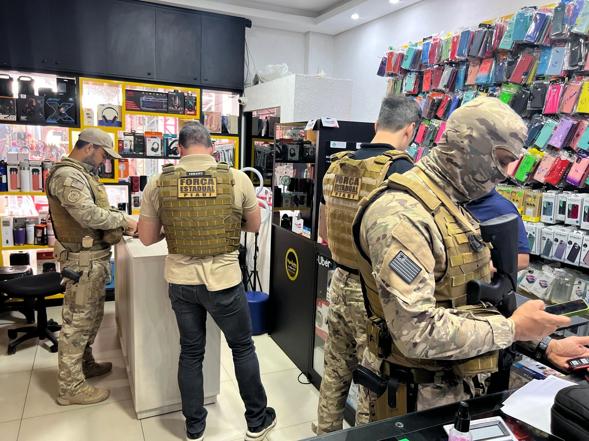 Operação Interditados cumpre mandados contra venda ilegal de celulares em Teresina