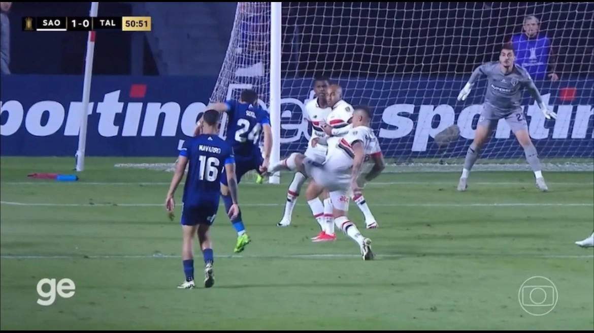 Pênalti não marcado para o Talleres