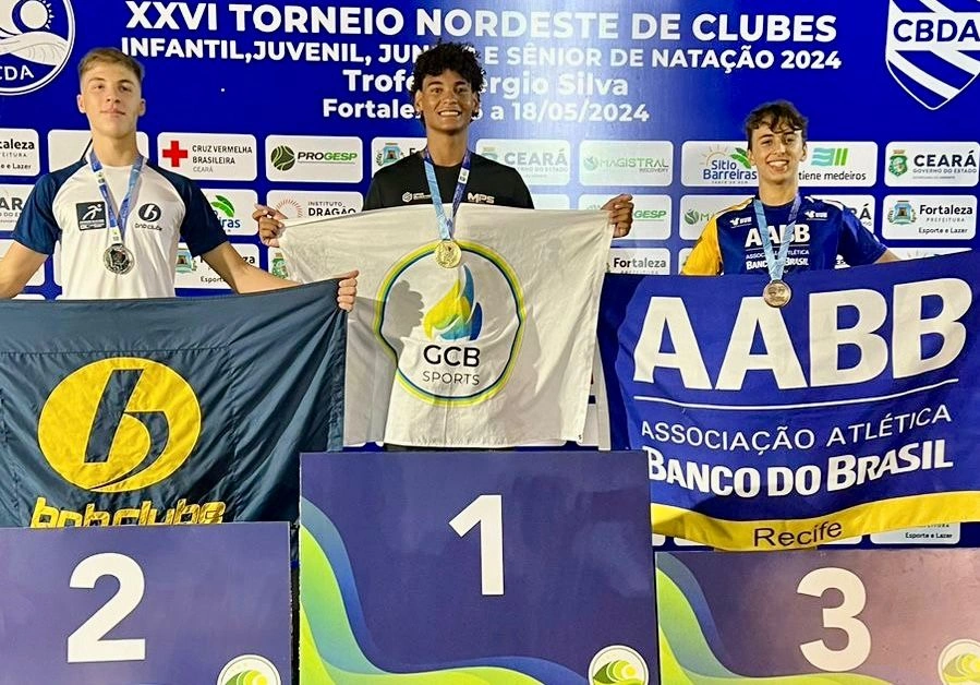 Piauienses conquistam 12 medalhas em competição regional de natação