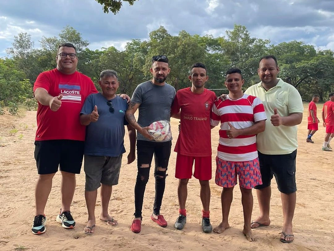 Prefeito visita partida de futebol na Comunidade Micaela em Passagem Franca